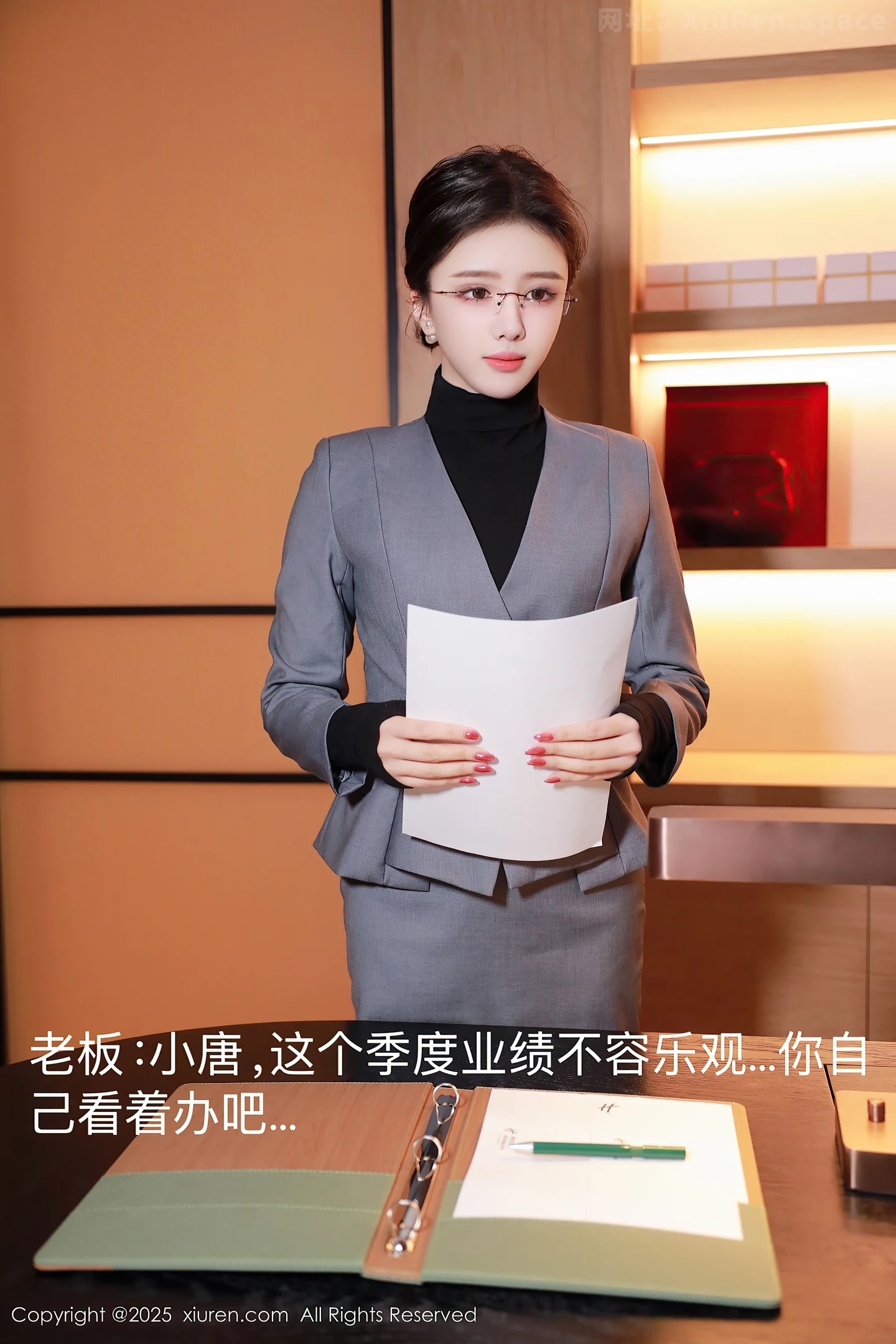 图片[2]-[XiuRen秀人网] VOL.10119 模特唐翩翩性感灰色OL服饰配黑丝吊袜秀完美身材迷人诱惑写真74P-秀人网官方网站